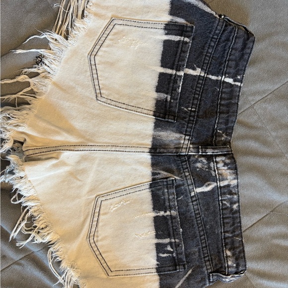 Fashion Nova Monochrome Tie-Dye Frayed Shorts - Picture 3 of 4